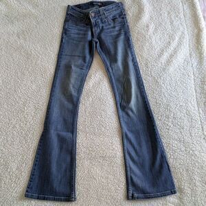 Levi’s Low Rise Flare Women’s Jeans 0M – Medium Wash